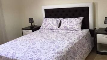 2 chambres, fer et planche Ă repasser, Wi-Fi, draps fournis