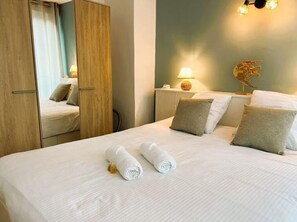 2 chambres, lit parapluie, Wi-Fi gratuit, draps fournis