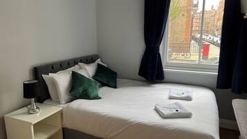 Doppia Standard | Postazione laptop, insonorizzazione, Wi-Fi gratuito