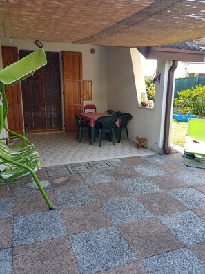 Outdoor dining - Alfiere del Mare (Lido degli Scacchi)