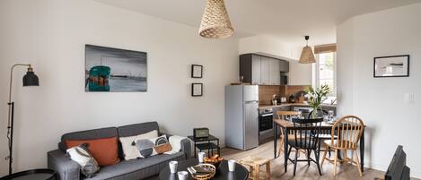 Fernseher, Stereoanlage