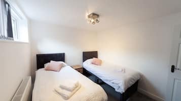 7 bedrooms, iron/ironing board, WiFi, bed sheets