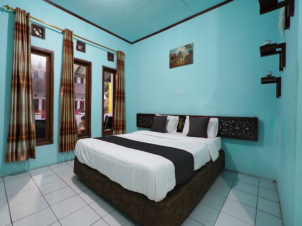 Quarto casal luxo | Escrivaninha, Wi-Fi de cortesia, roupa de cama