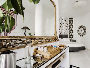 Deluxe Quadruple Room | Egyptian cotton sheets, premium bedding, down comforters - MY PLACE SUITE Milano Navigli (Milan)