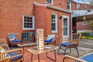 Terrace/patio - 4Bed Steeler w/ BBQ_Firepit_Games_SecretGarden_MoodyVibe_7mile to DTown (Mount Lebanon)