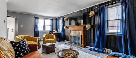 Smart TV y chimenea