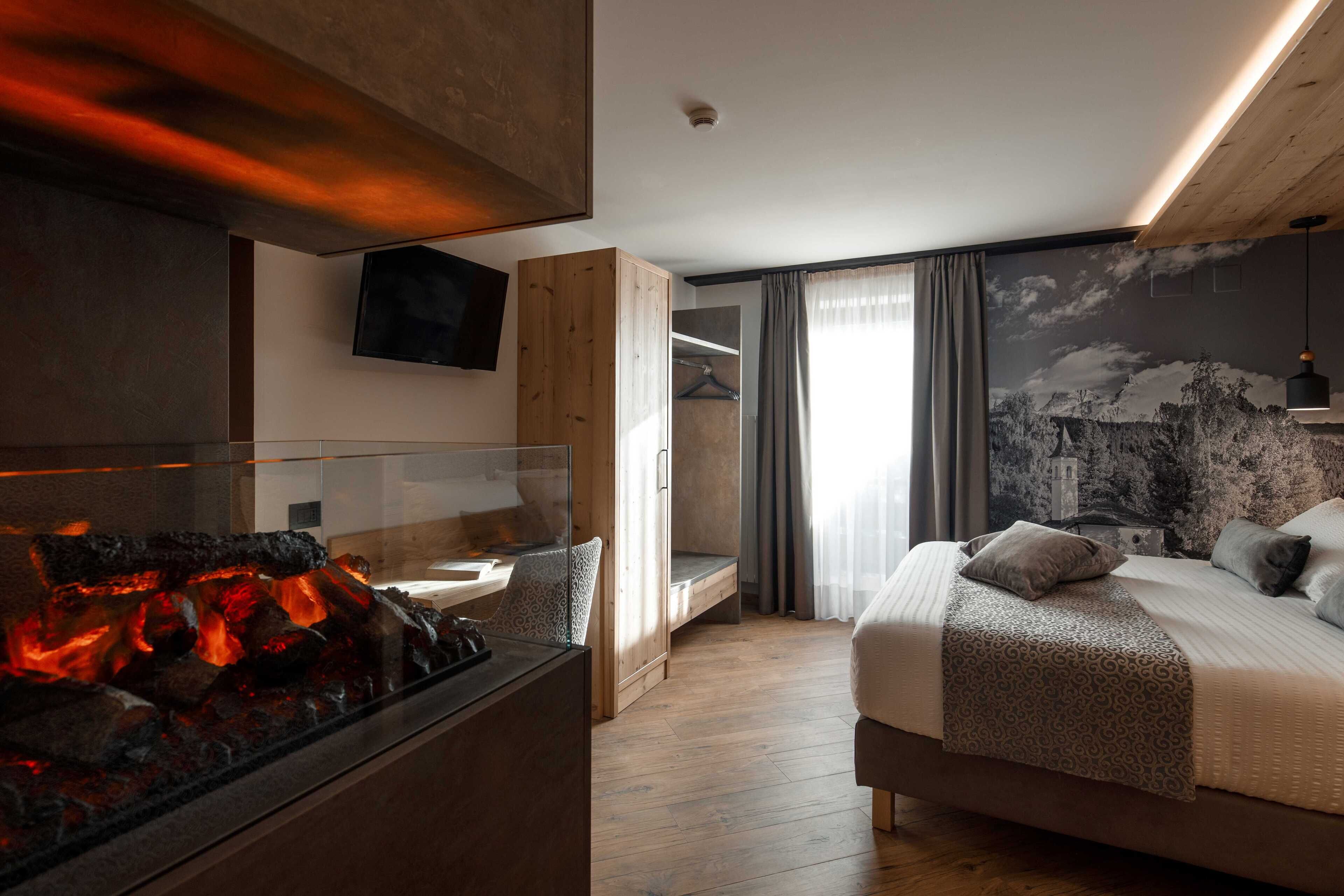 Deluxe-Dreibettzimmer | Zimmersafe, Schreibtisch, kostenloses WLAN, Bettwäsche