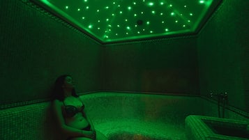 Sauna, tab panas, bilik wap, mandi tangas / hammam, rawatan badan