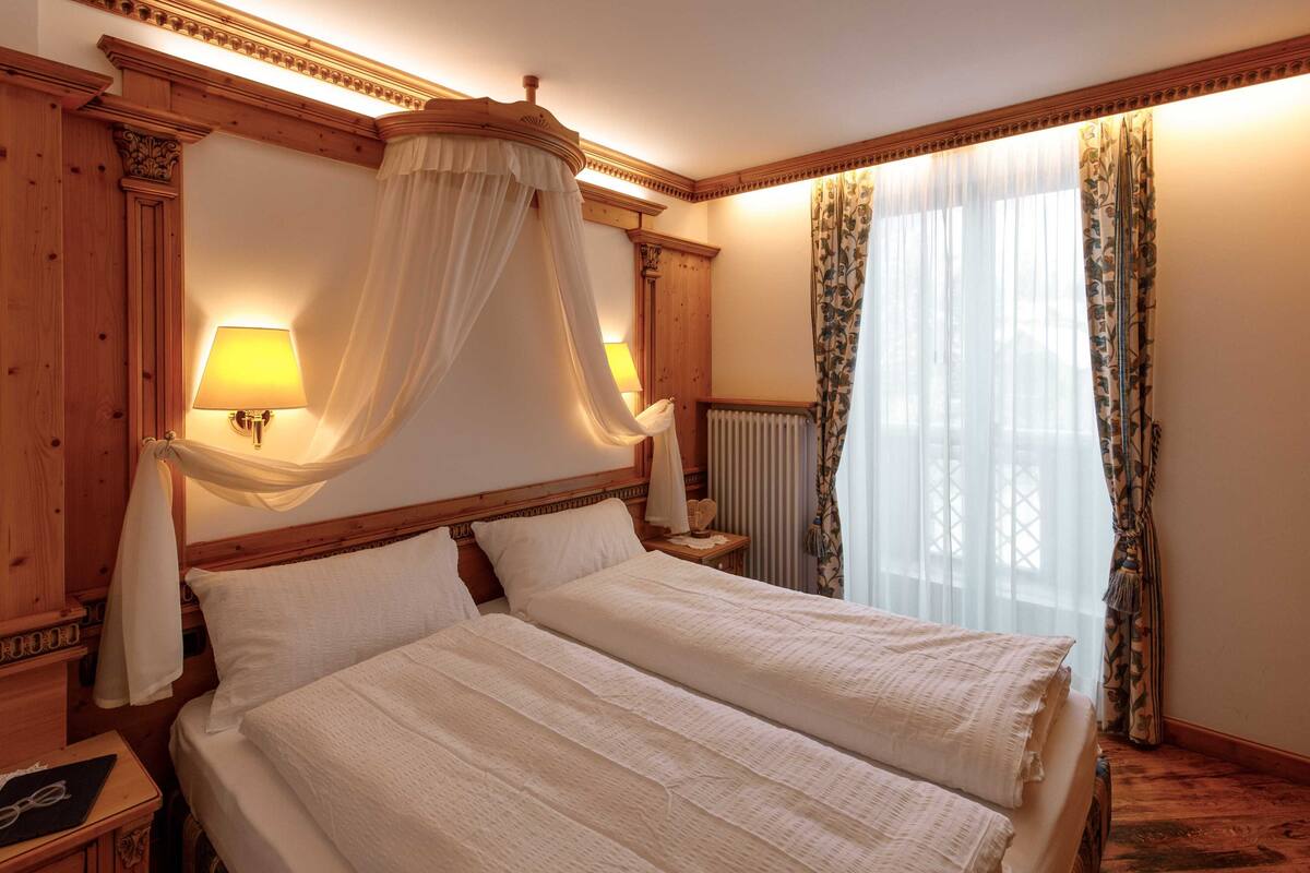 Classic Double Room (piccola, con balcone) | 1 bedroom, in-room safe, desk, free WiFi