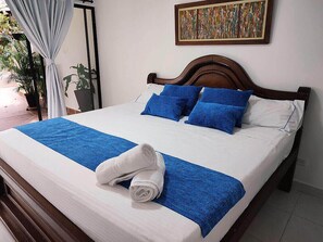 Minibar, coffres-forts dans les chambres, rideaux occultants