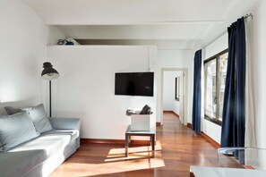 Unclassified image, 2 of 14, button - VALENCIA 2 (Barcelona)