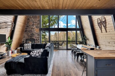 Cozy Windham A-Frame - Hot Tub • Game Room • BBQ