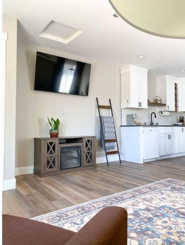 Lazy B Bungalow of Zion W