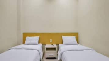Deluxe Twin Room | Desk, laptop workspace, free WiFi, bed sheets