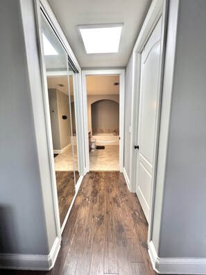 Interior - Centrally located in heart of Naples cozy & spacious modern townhouse (Naples)