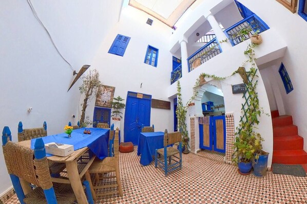 Dining - Charmant Riad Chez Francis a Cote Palais Bahia (MARRAKECH)