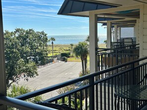 Property grounds - Coastal Nest - Oceanviews! Near Coligny (Hilton Head Island)