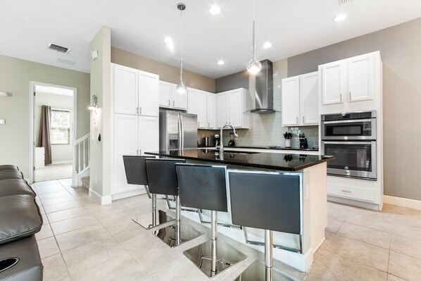 Fridge, microwave, oven, stovetop - Lovely 5 Bed Family Pool Home in Reunion-7786LL (Kissimmee)