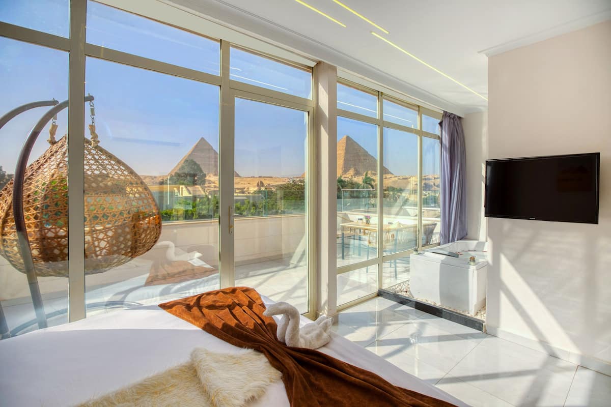 Sphinx Suite with Pyramids View | 1 phòng ngủ, minibar với thức uống miễn phí, phòng cách âm