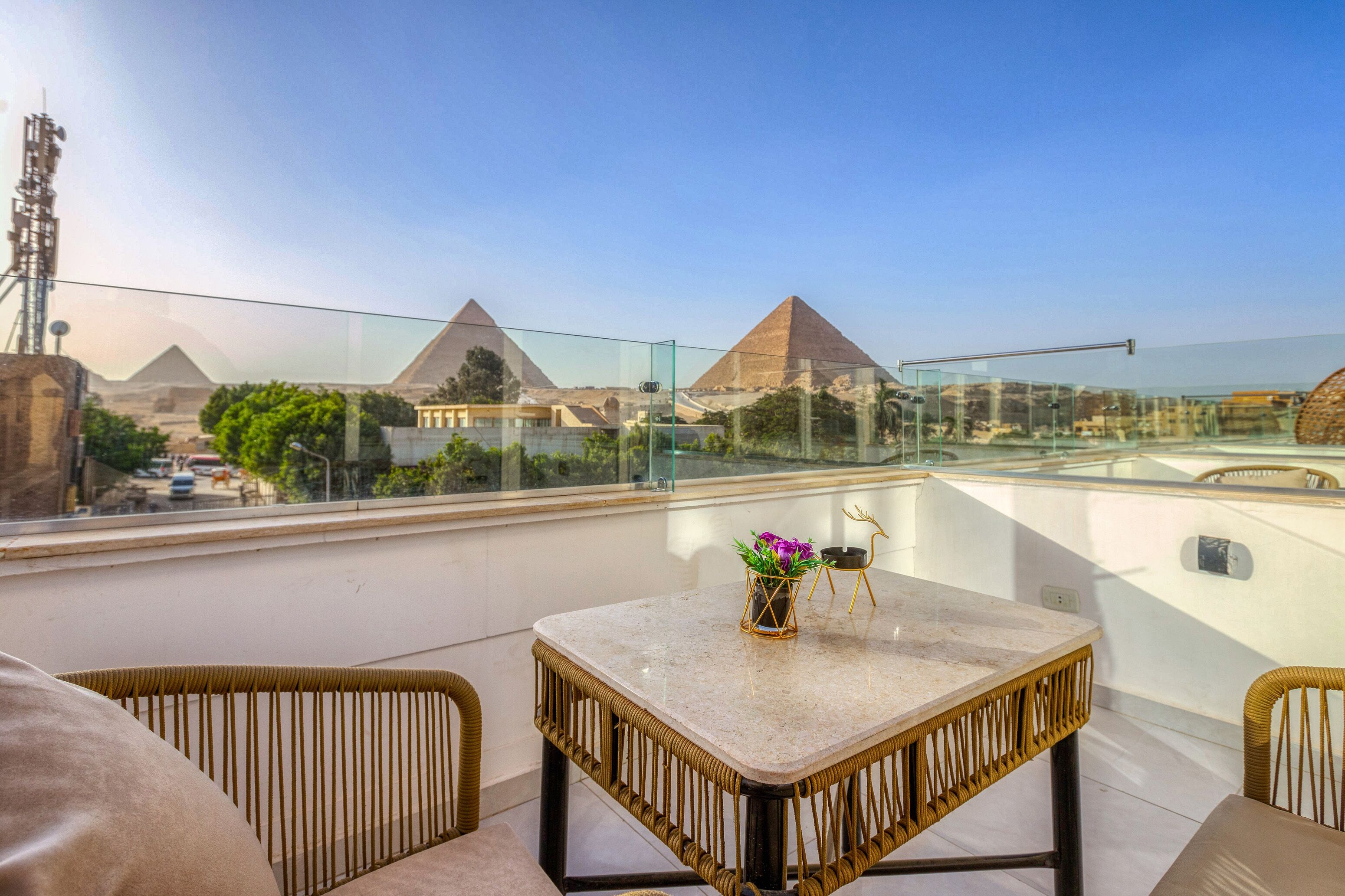 Foto - Tree Lounge Pyramids View INN, Sphinx Giza.
