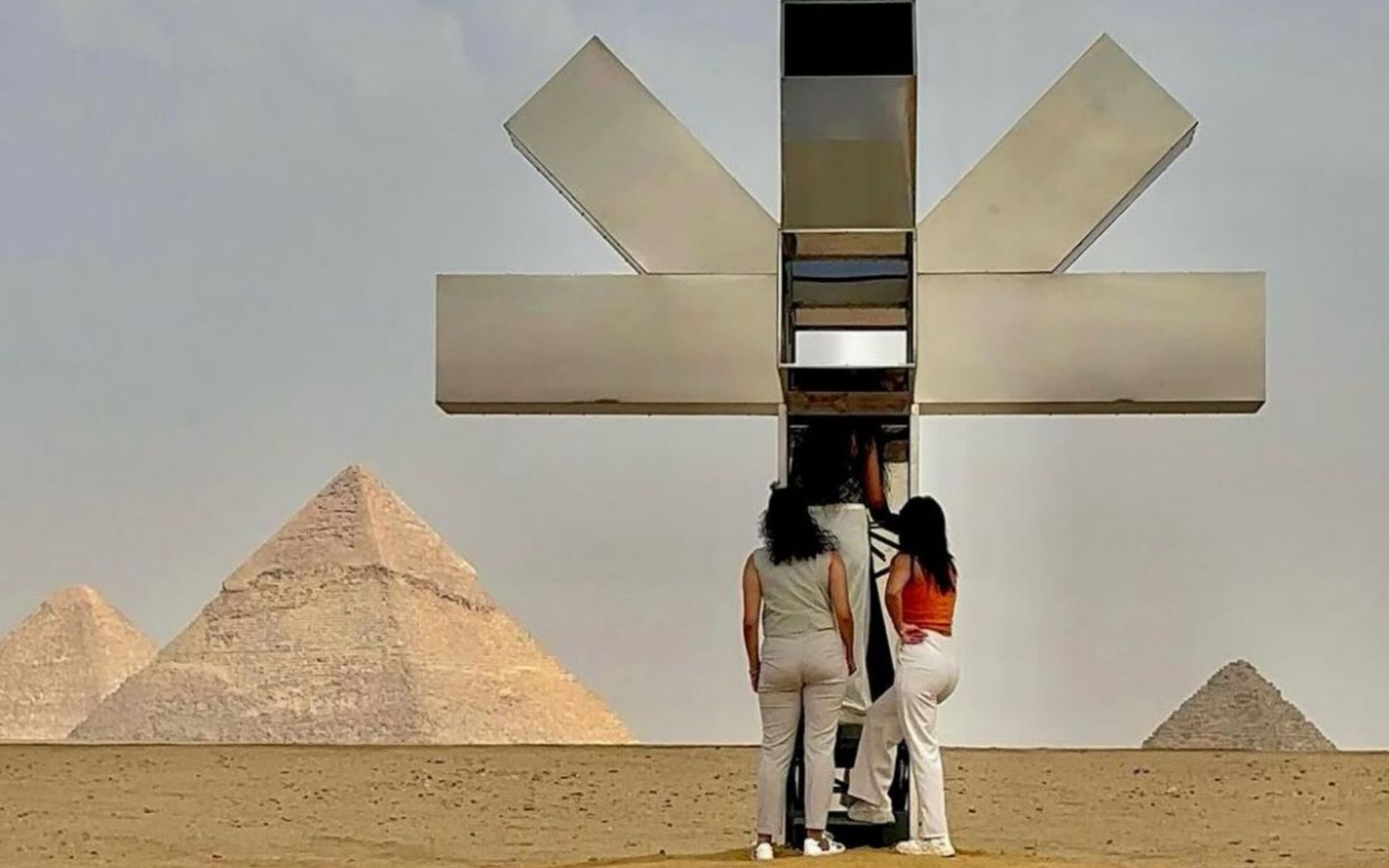 Foto - sphinx pyramids view