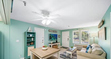 Escape to Paradise on Grand Lake- Monkey Island Condo w Pool!