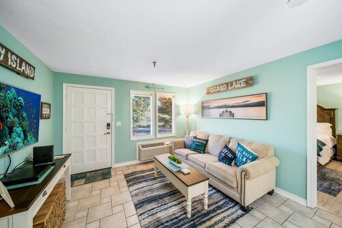 Escape to Paradise on Grand Lake- Monkey Island Condo w Pool! 