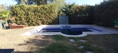 Hermosa y Segura Casa! Pileta/parrilla/garage