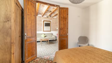 4 slaapkamers, een strijkplank/strijkijzer, wifi, beddengoed