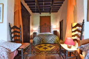 5 Schlafzimmer, Bügeleisen/Bügelbrett, WLAN, Bettwäsche