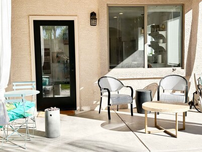 Desert Blooms: Heated Pool & Spa - Winter Oasis