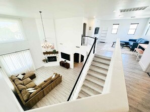 Smart TV, fireplace, books - Desert Blooms: Heated Pool & Spa - Winter Oasis (Tucson)