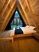 ดีลักซ์บังกะโล, 1 ห้องนอน, ปลอดบุหรี่, วิวแม่น้ำ | 1 ห้องนอน, ผ้าปูที่นอนฝ้ายอียิปต์, เครื่องนอนระดับพรีเมียม, ผ้านวมขนเป็ด