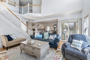 TV, fireplace - Ocean Eyes: Private Hot Tub, Club Amenities include Tennis & Fitness Center (Corolla)