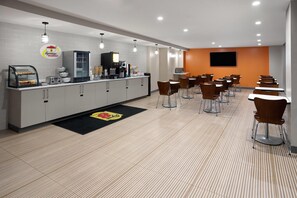 Desayuno continental gratuito y diario
