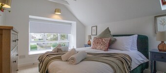 Henry Bell - Cosy 2-bedroom cottage