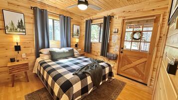 2 bedrooms, iron/ironing board, travel cot, free WiFi