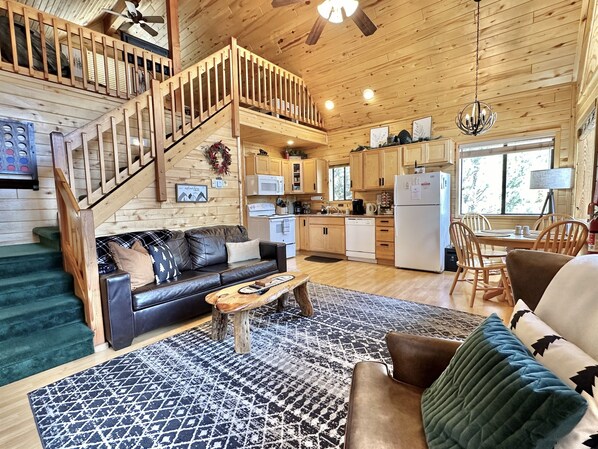 Smart TV, fireplace - Juniper Grove | Loft & Personal Hot Tub! (Overgaard)