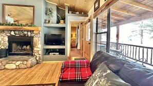 Living area - The Prancing Pony | Hot Tub & Quiet Location! (Overgaard)