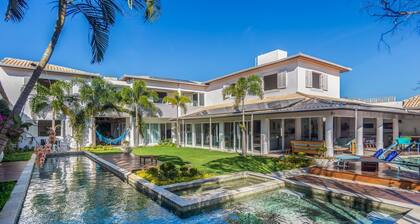 Mansão de Cinco Suítes em Geribá