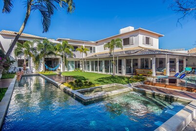 Mansão de Cinco Suítes em Geribá