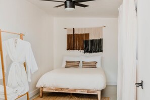 2 bedrooms, WiFi, bed sheets
