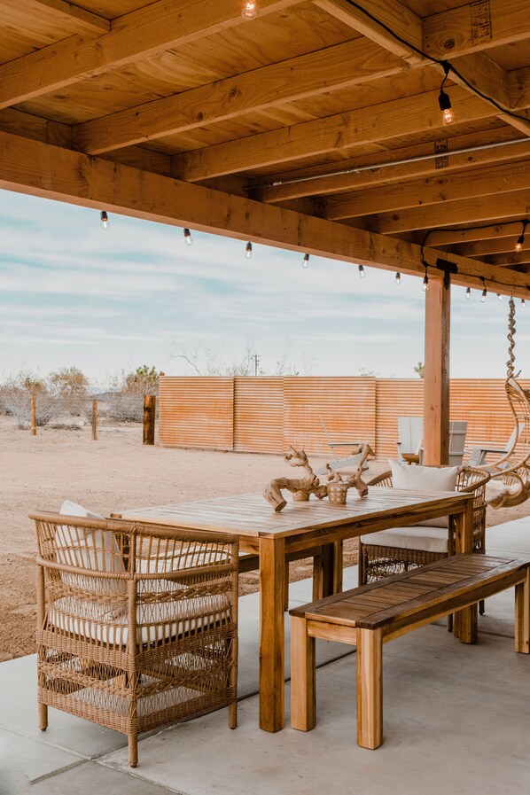 Outdoor dining