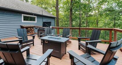 Twin Ponds: King Beds, Hot tub, Gameroom, 75" TV, Foosball, Air Hockey, PingPong