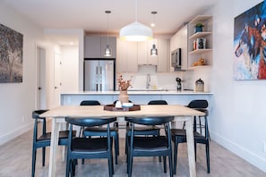 Bluebird Daze | Restauration dans la chambre