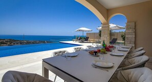 Villa | 4 bedrooms - Villa Uv09 Oniro in Kouklia (Kouklia)