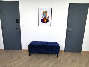 Desk, laptop workspace, iron/ironing board, free WiFi - Nuit tendance à Mâcon (Mâcon)