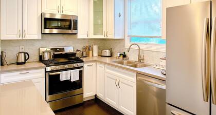 3 Bed, 2 Bath Home in Monrovia - Near Pasadena and Hiking Trails