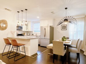 Private kitchen - 3 Bed, 2 Bath Home in Monrovia - Near Pasadena and Hiking Trails   (Monrovia)