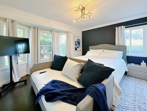 3 bedrooms, iron/ironing board, WiFi, bed sheets - 3 Bed, 2 Bath Home in Monrovia - Near Pasadena and Hiking Trails   (Monrovia)